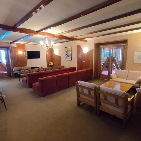 Rifugio Camparient شاليه *